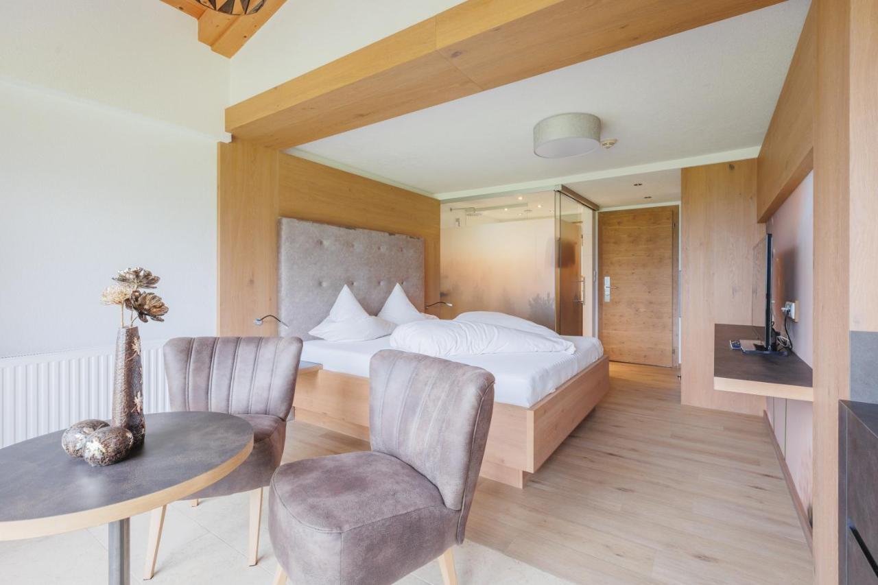 Hin&Weg Das Aparthotel Ried im Zillertal Exterior photo