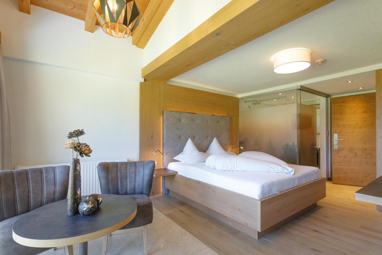 Hin&Weg Das Aparthotel Ried im Zillertal Exterior photo