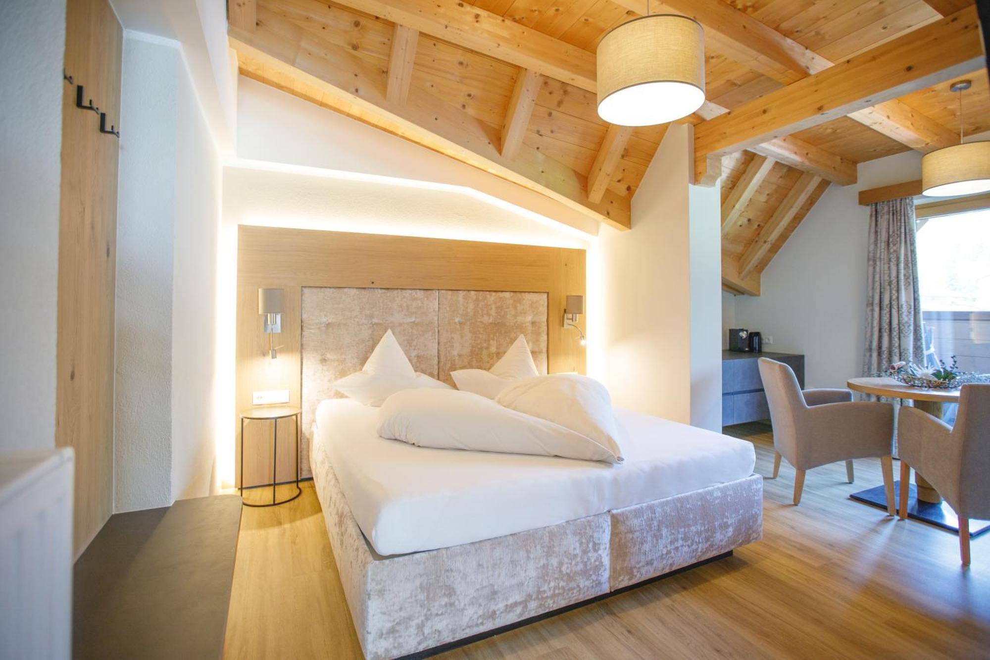 Hin&Weg Das Aparthotel Ried im Zillertal Exterior photo