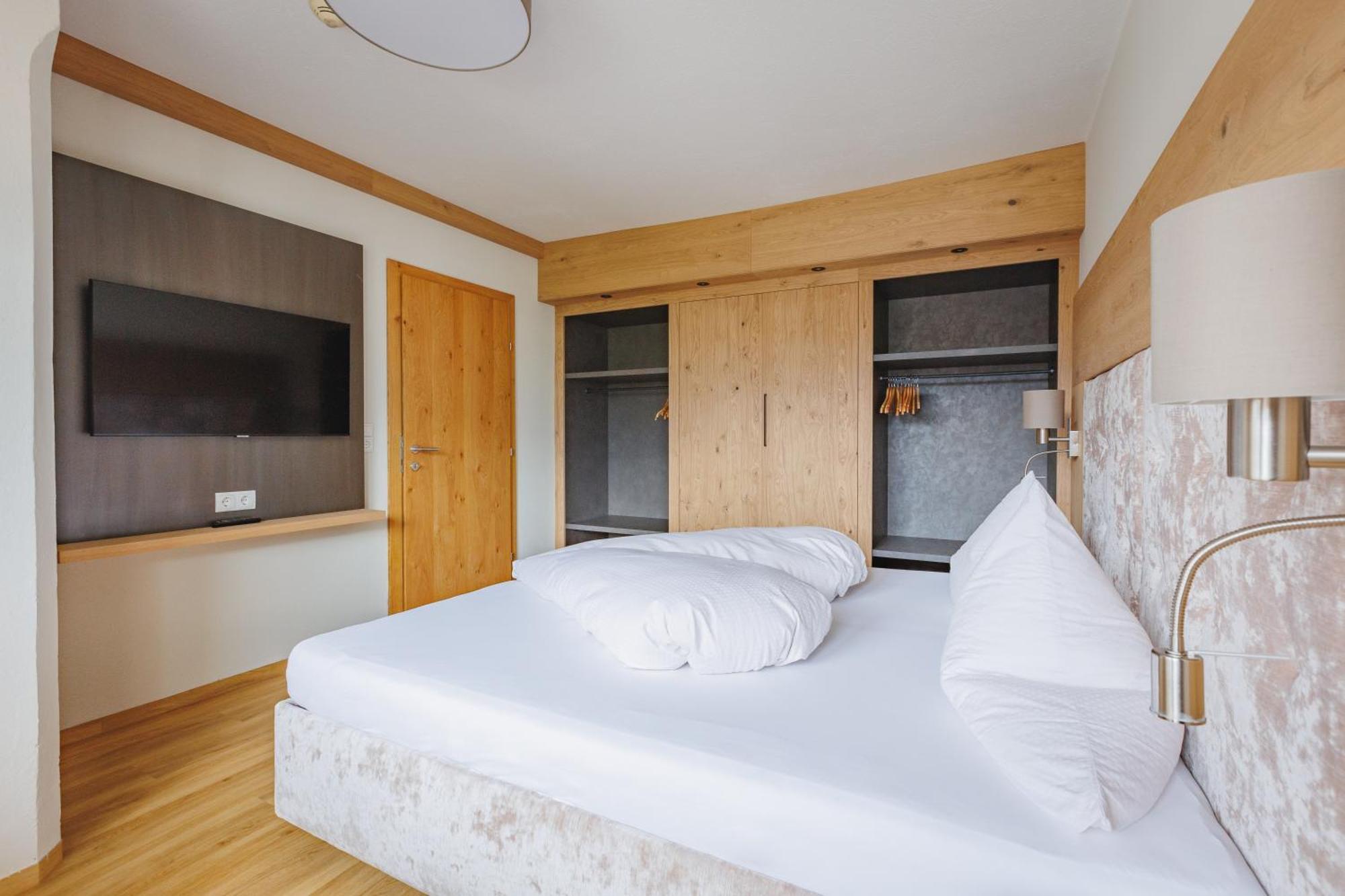 Hin&Weg Das Aparthotel Ried im Zillertal Exterior photo