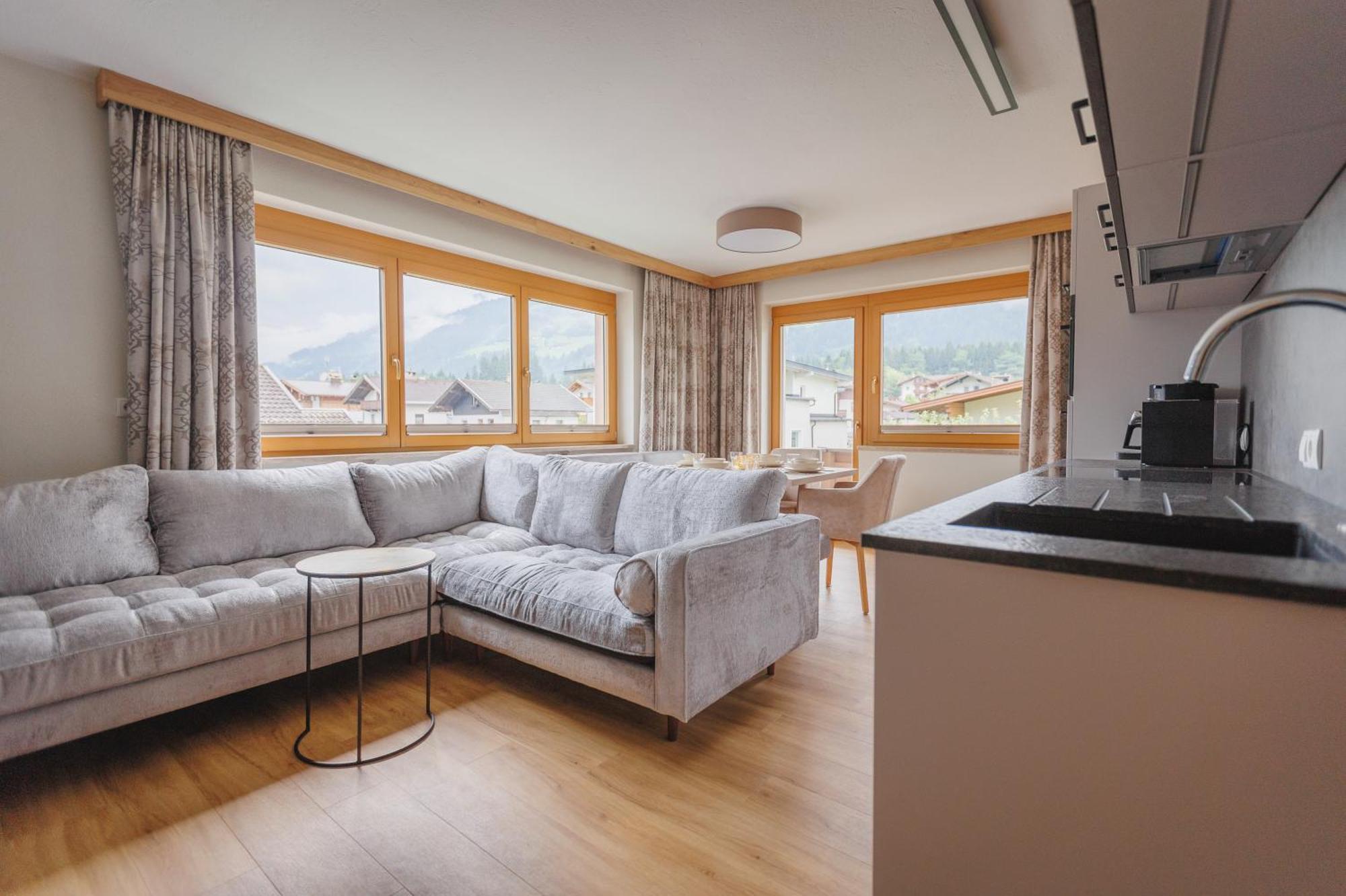 Hin&Weg Das Aparthotel Ried im Zillertal Exterior photo