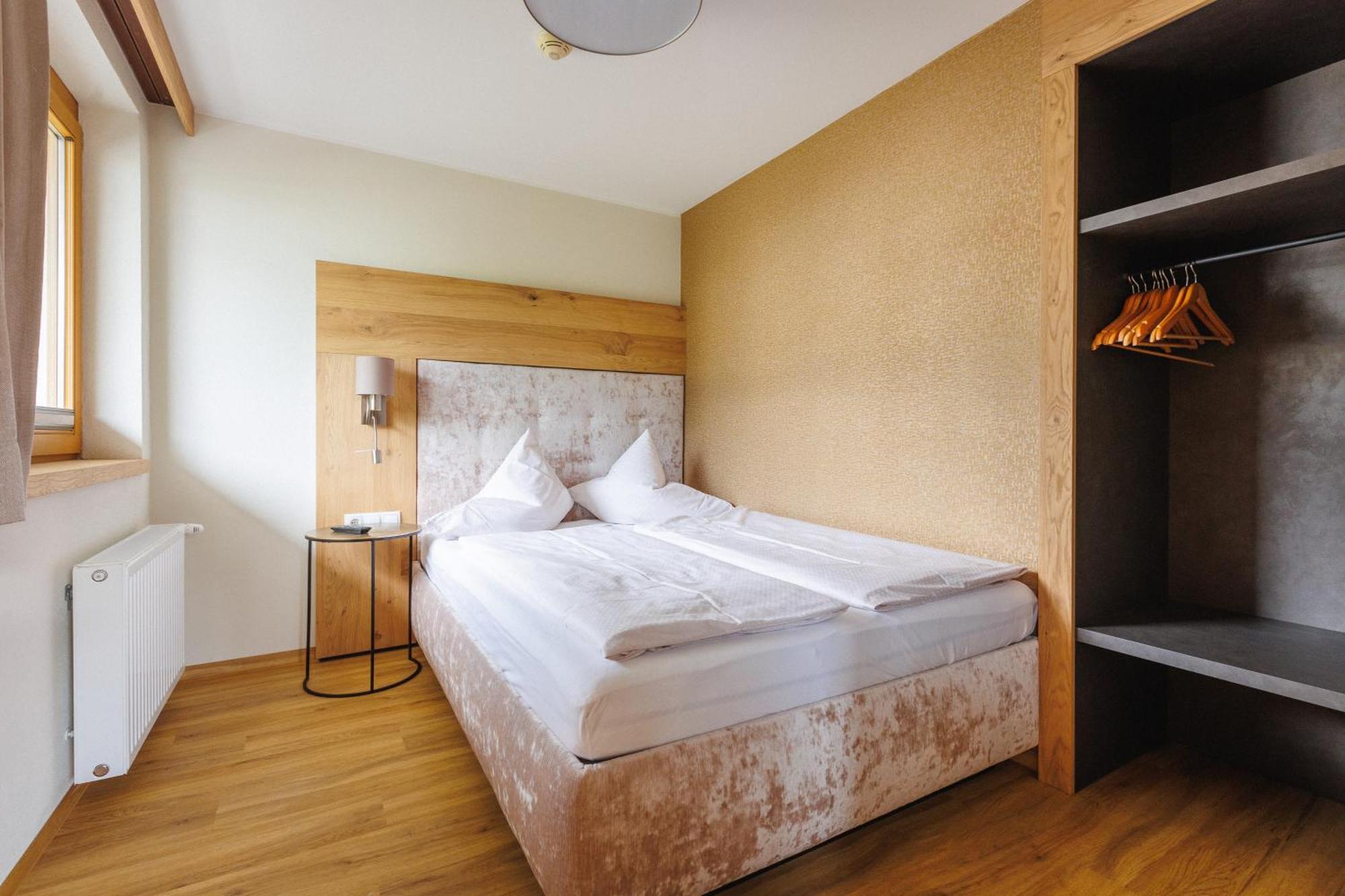 Hin&Weg Das Aparthotel Ried im Zillertal Exterior photo
