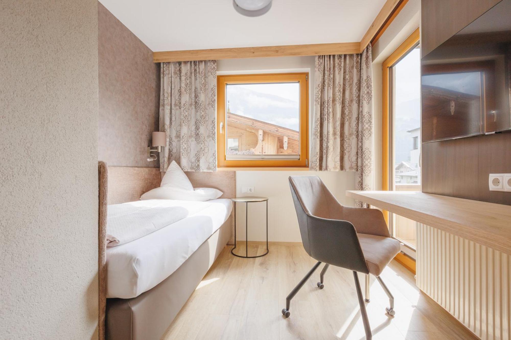 Hin&Weg Das Aparthotel Ried im Zillertal Room photo